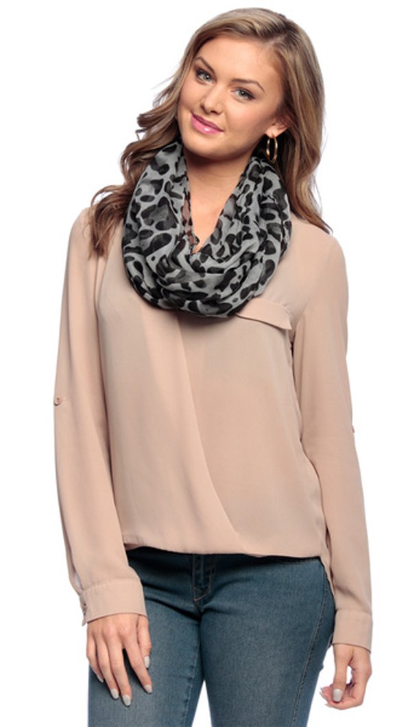 Retro fashion two-tone animal print infinity loop scarf in blue for women