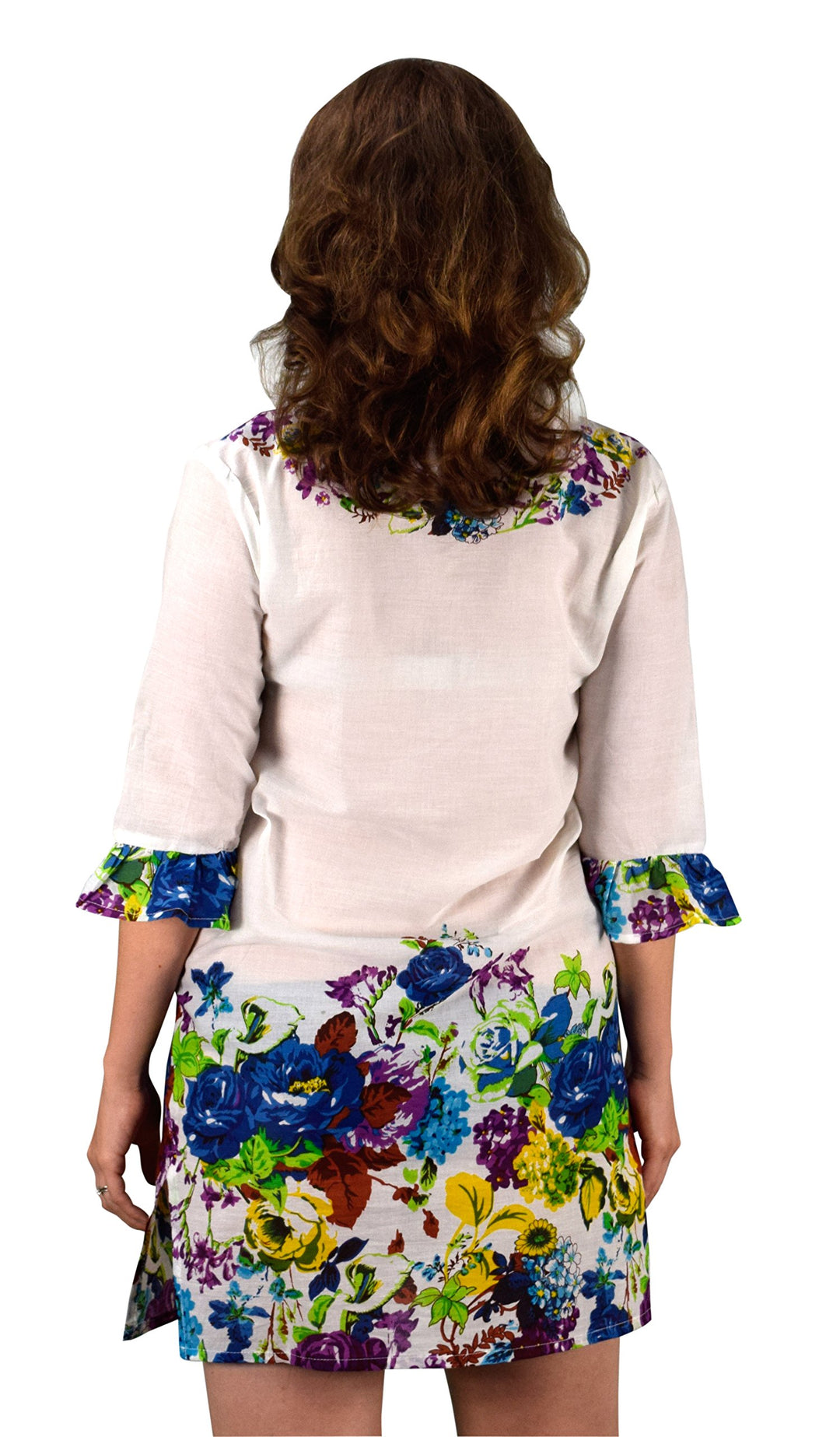 Cotton floral embroidered vintage petite tunic coverup beachwear in a relaxed white design.