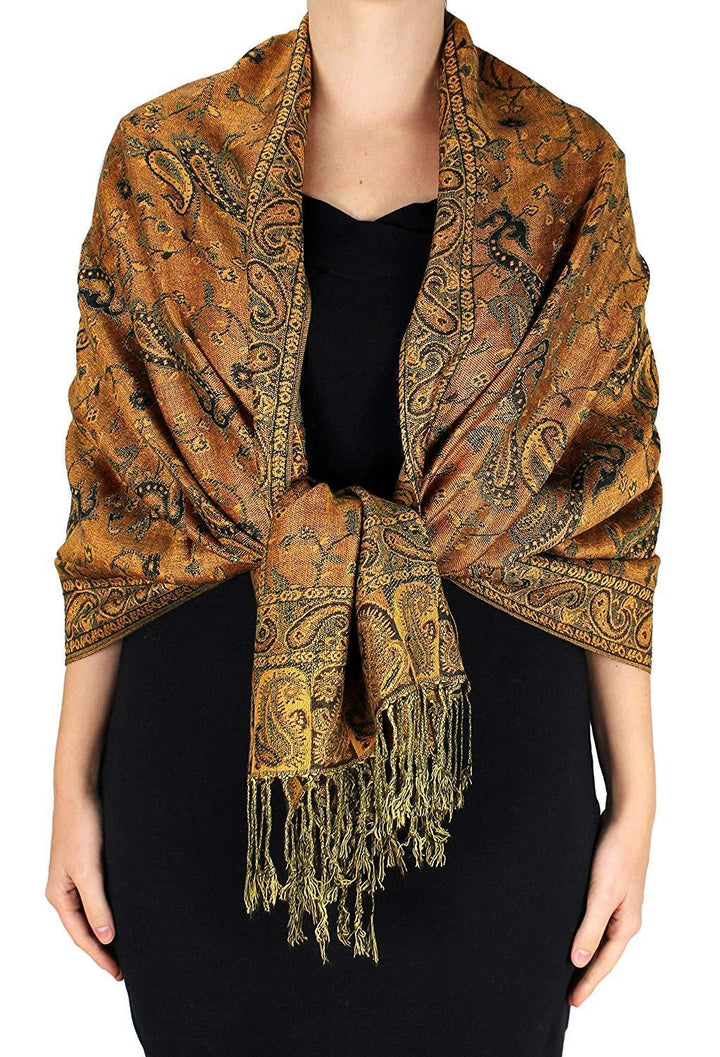 Elegant forest green and orange reversible pashmina shawl featuring an intricate paisley pattern and delicate fringe edges.