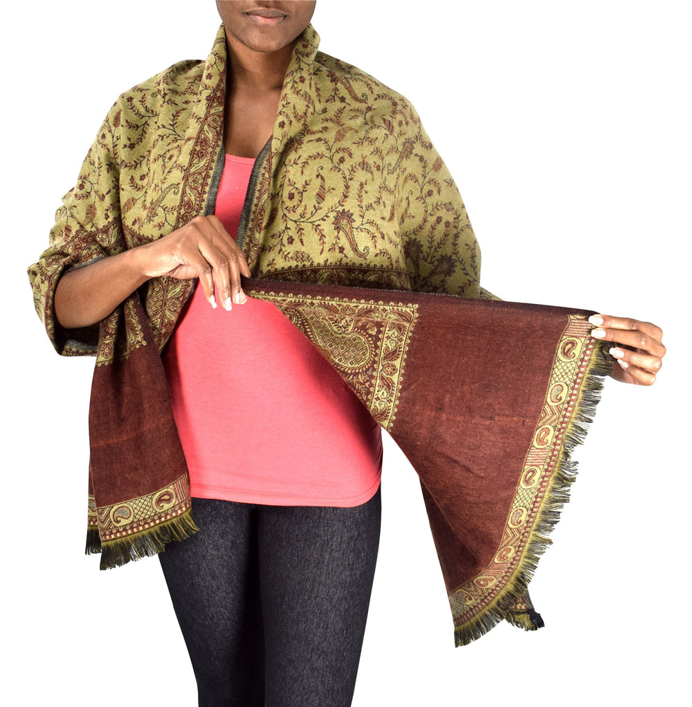 Rust and cream reversible paisley pashmina shawl with thick 4-ply weave and fringe trim.